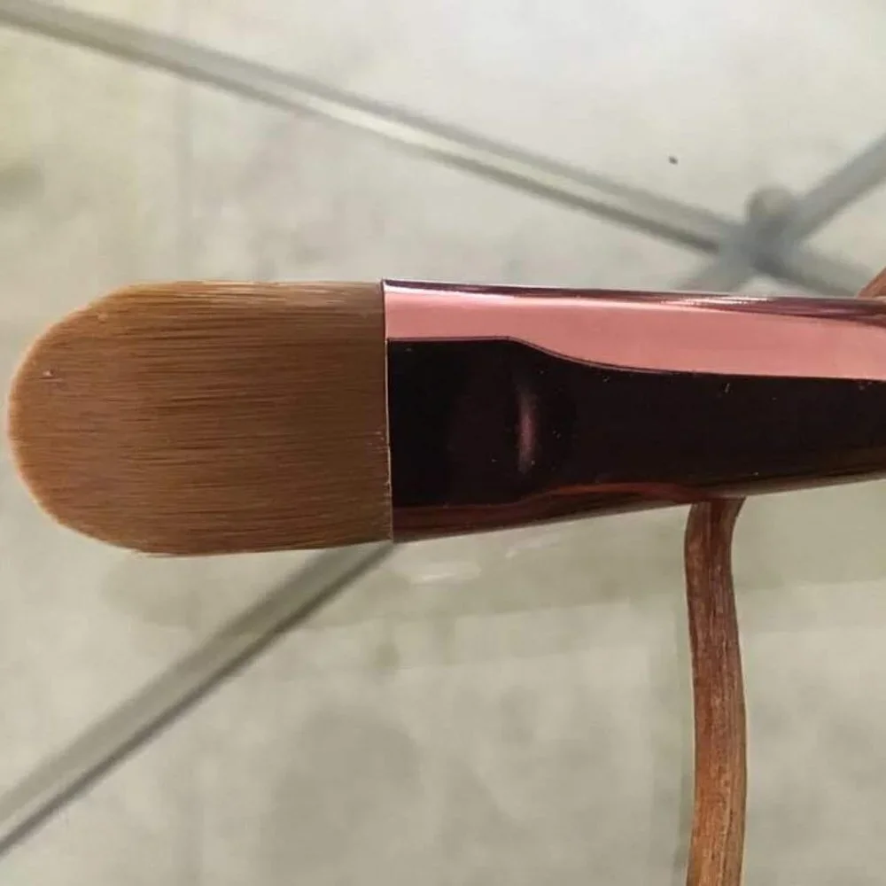 Josie Maran Foundation Brush #001 / FULL SIZE / BRAND NEW